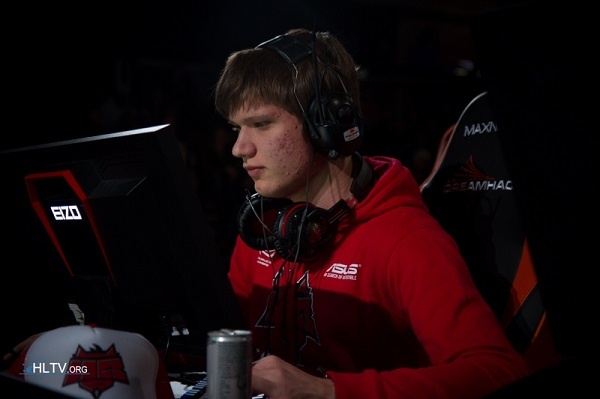 S1mple因对可能的ESC作弊评论而遭到波兰粉丝的反对