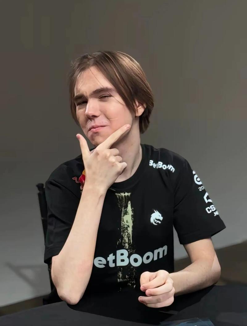 徐秀在炫耀！ ShowMaker Ahri 11-0 Youlong Super God Dplus KIA 以三波团灭赢得了第一场比赛