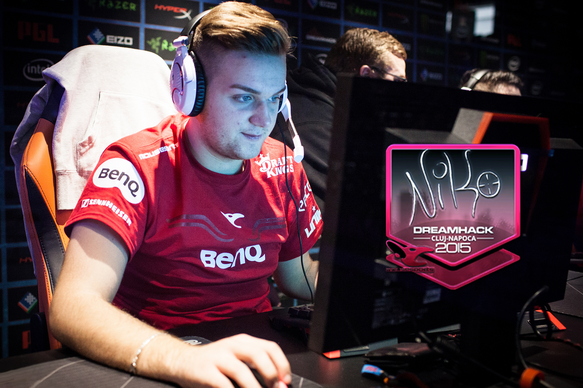 3分就足够了！ Donk 沉默， woxic 拯救了局面。EF连续追赶8个赛点并赢得加时赛，赢得了第一张地图